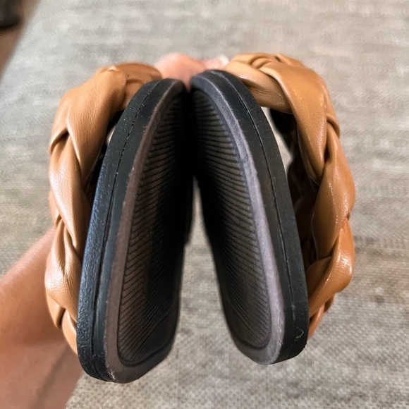 ROUGE PUFFY BRAIDED SLIDES - Picture 5 of 7